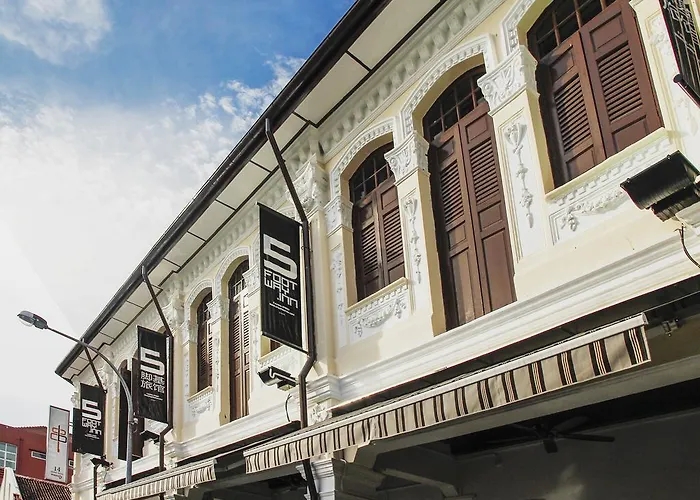 5Footway.Inn Project Bugis