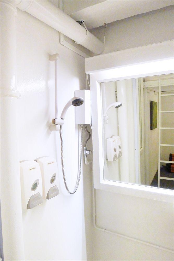 Hostel 5footway.inn Project Bugis
